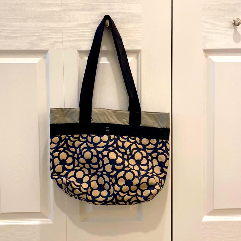 1154 Lill Studio tote bag